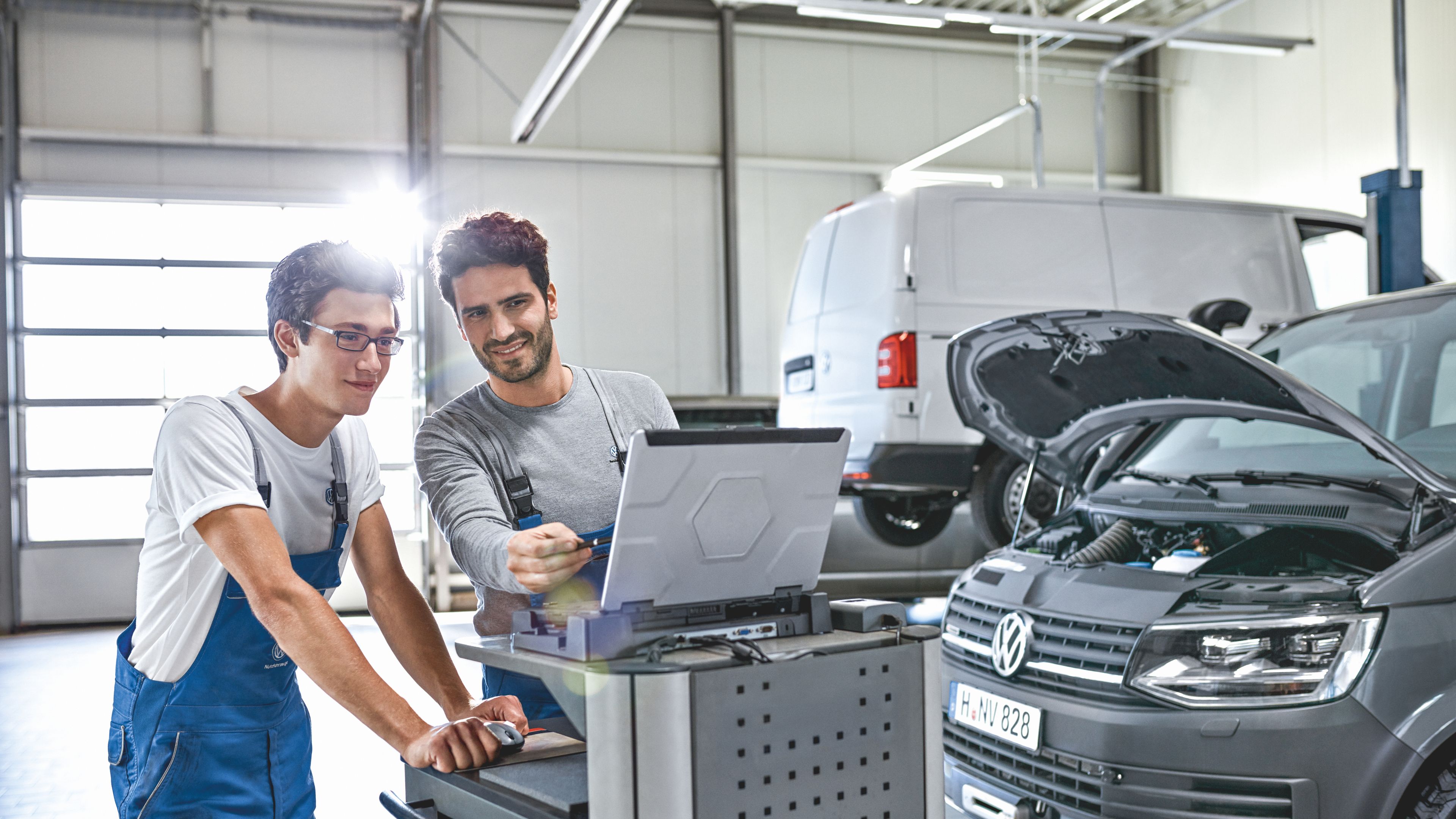 vw volkswagen femeie portbagaj mediu tehnică