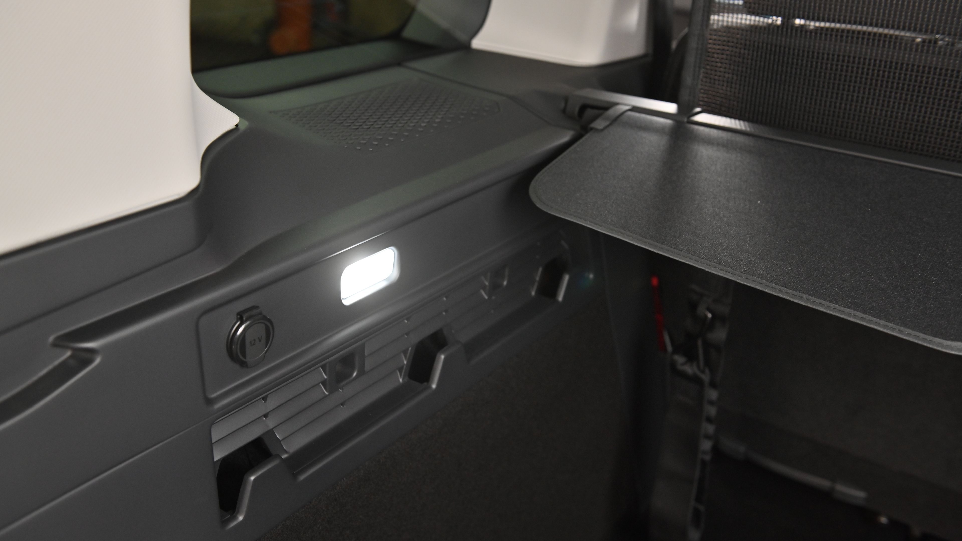 VW Grand California frigider