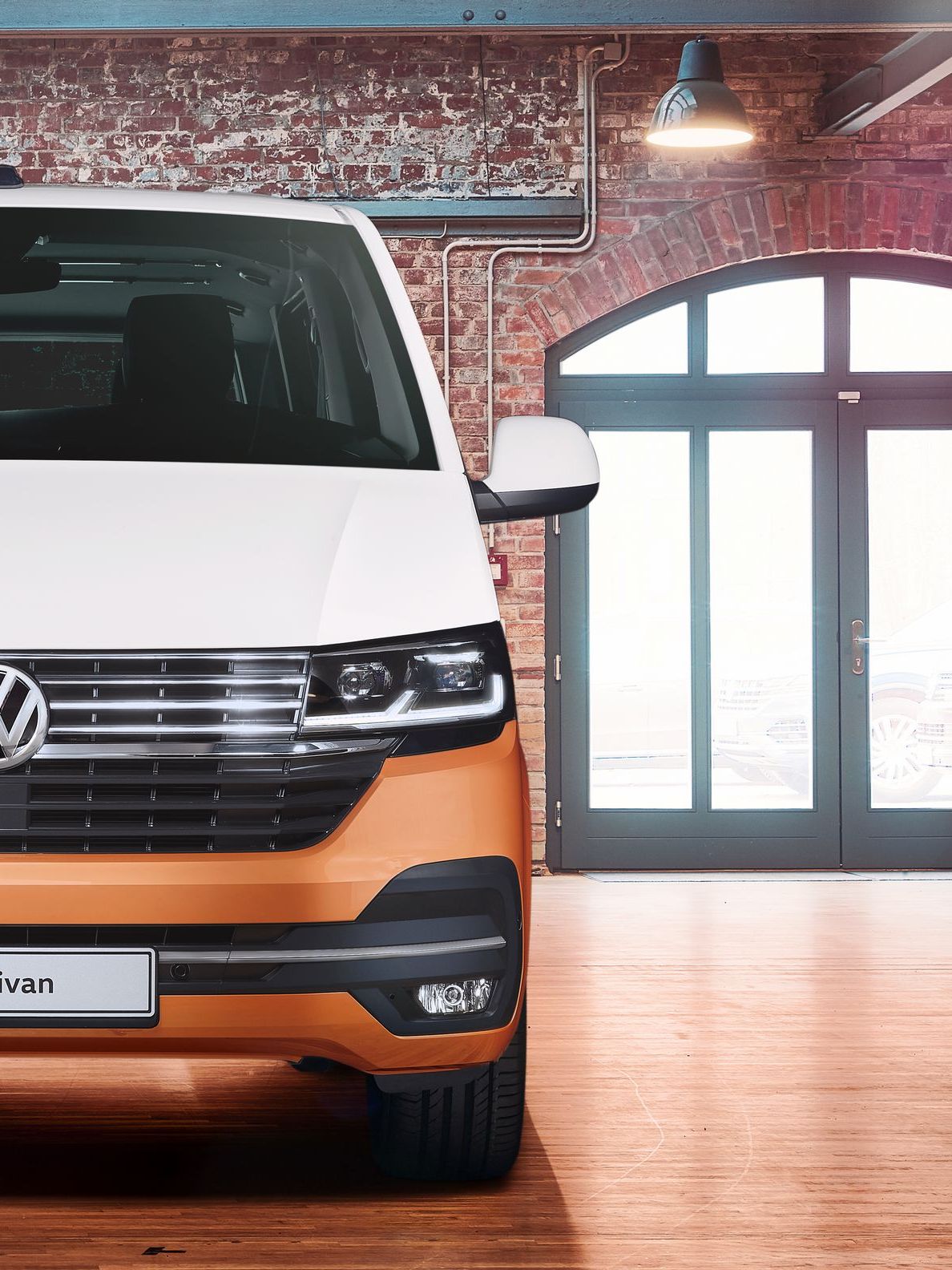 VW Multivan 6.1 vopsea bicoloră vedere din față