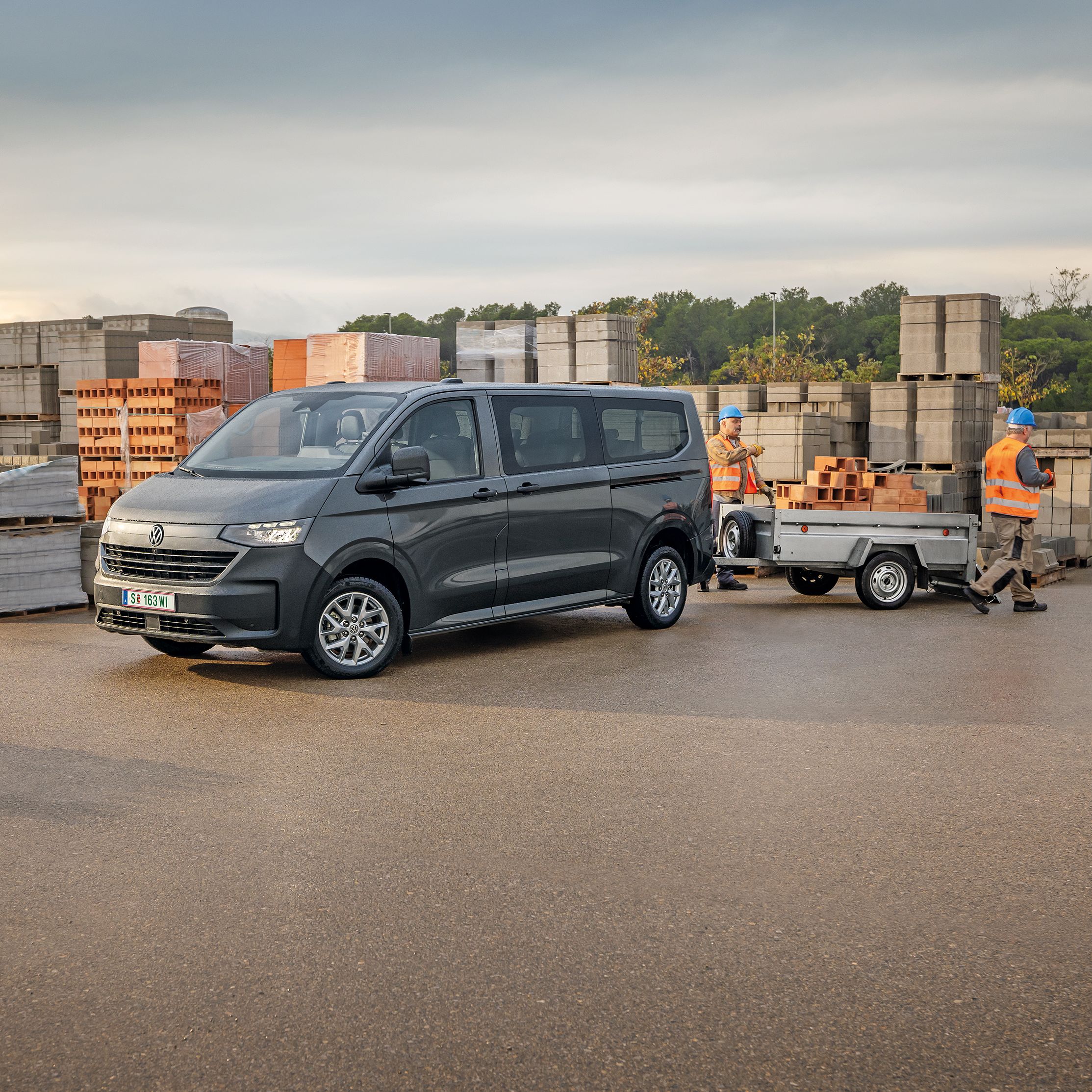 Transporter Kombi mit Anhänger